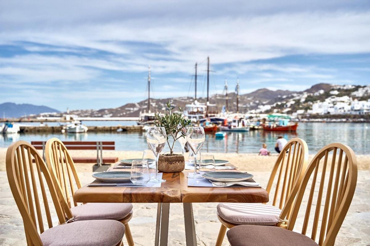 Raya, Mykonos | Online Reservations | e-restaurants.gr